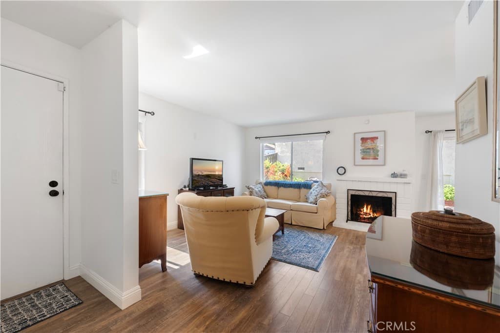 Townhouse at 411 Heatherglen, San Dimas — photo 7 of 12