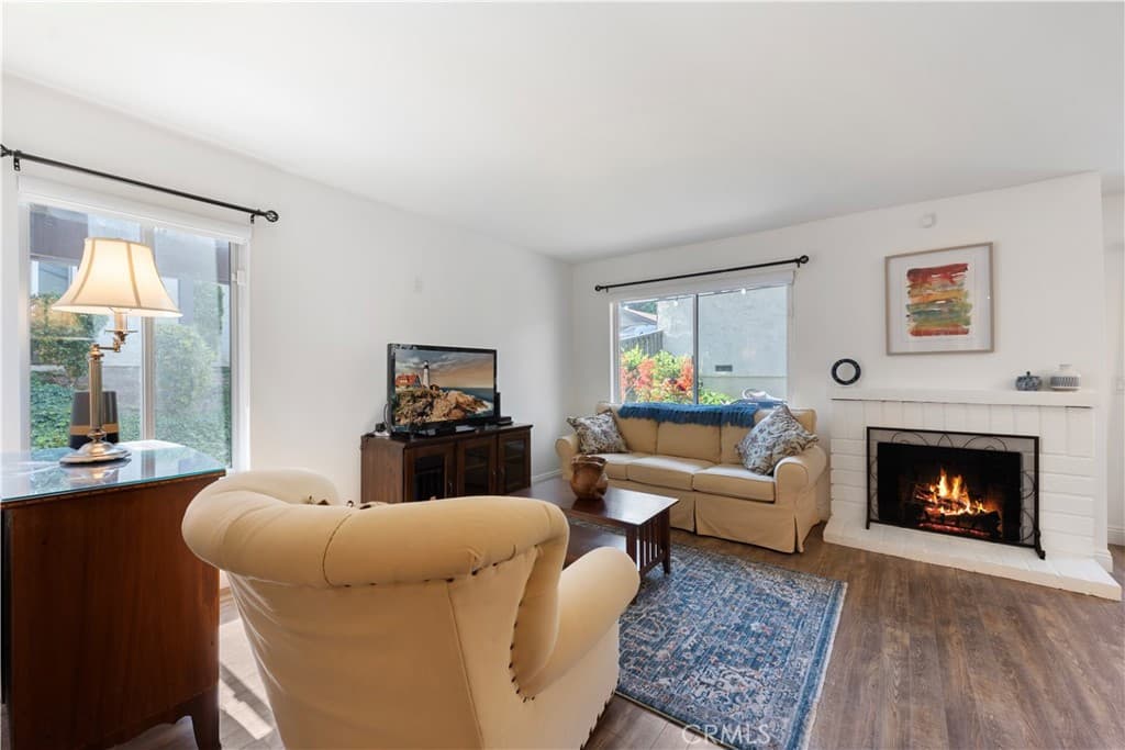 Townhouse at 411 Heatherglen, San Dimas — photo 8 of 12