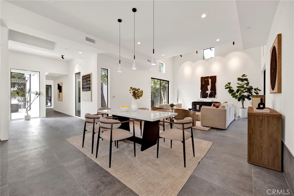 Home at 325 W Grandview Avenue, Sierra Madre — photo 11 of 12