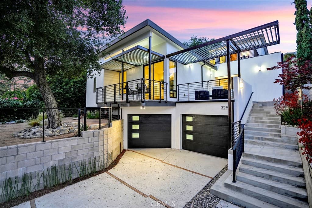 Home at 325 W Grandview Avenue, Sierra Madre — photo 3 of 12