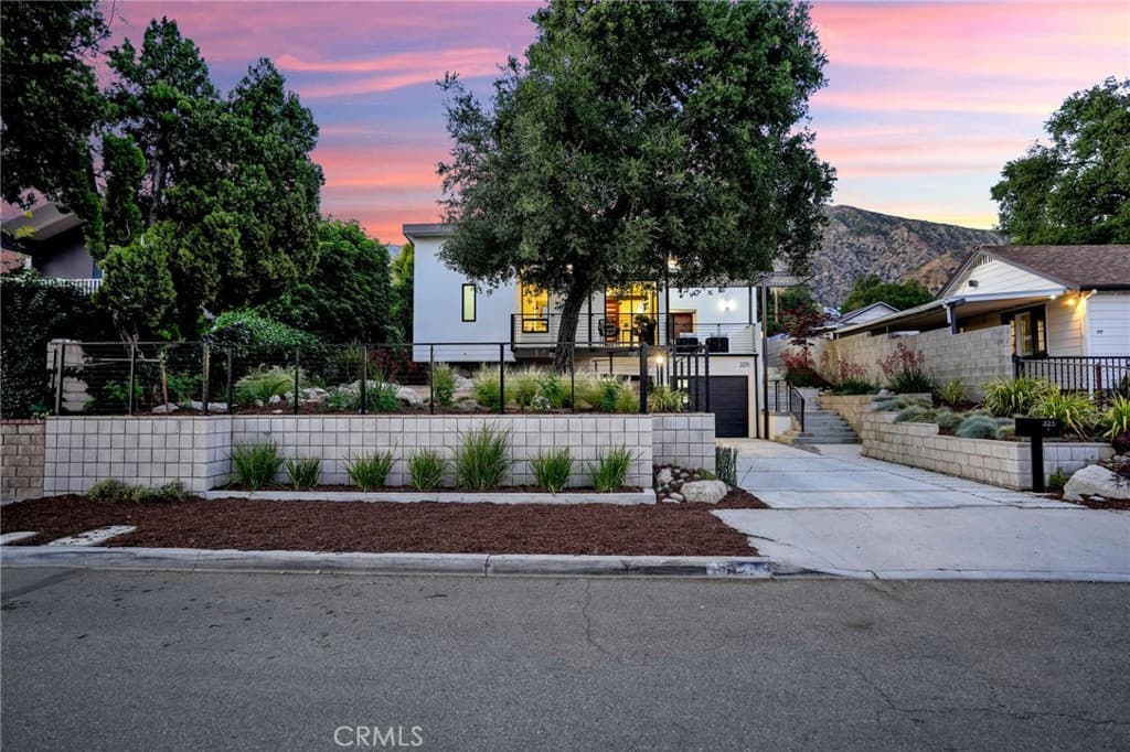 Home at 325 W Grandview Avenue, Sierra Madre — photo 4 of 12