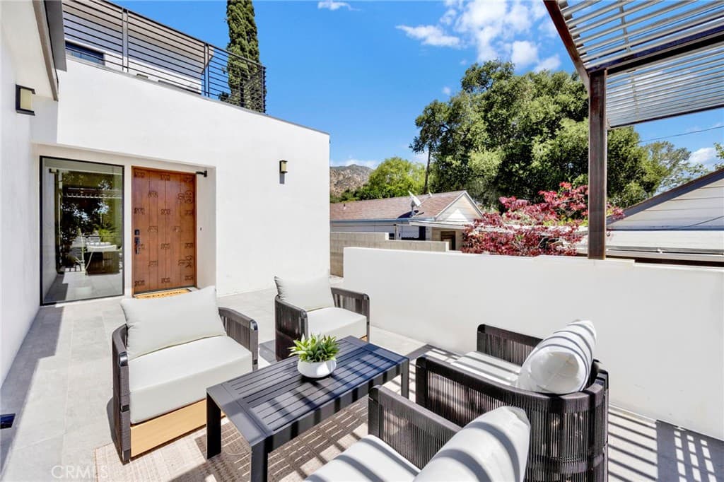 Home at 325 W Grandview Avenue, Sierra Madre — photo 7 of 12