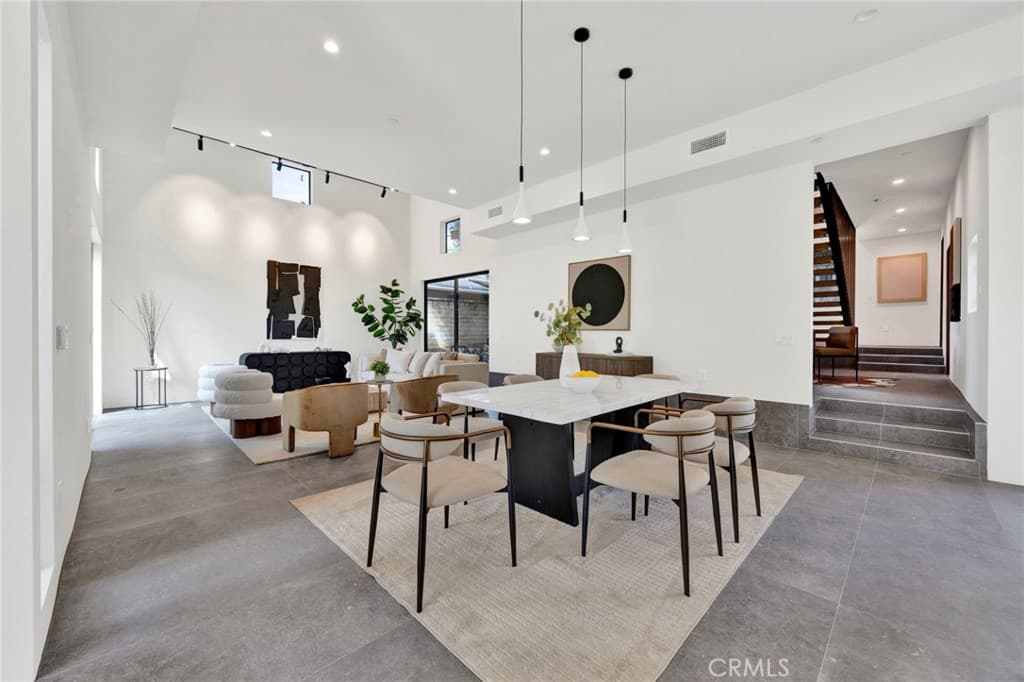 Home at 325 W Grandview Avenue, Sierra Madre — photo 10 of 12