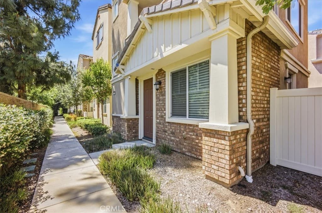 Townhouse at 786 Plum 108, Pomona — photo 4 of 12