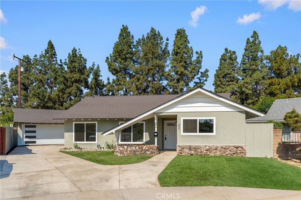 Home at 800 E Sandra Avenue, Arcadia — photo 1 of 12