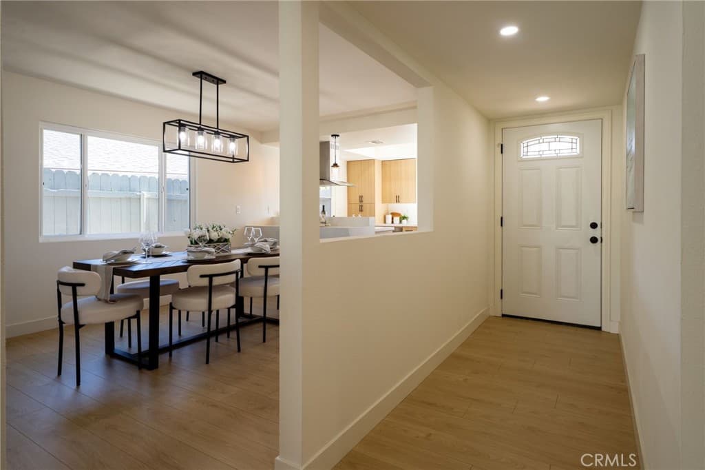 Home at 800 E Sandra Avenue, Arcadia — photo 4 of 12