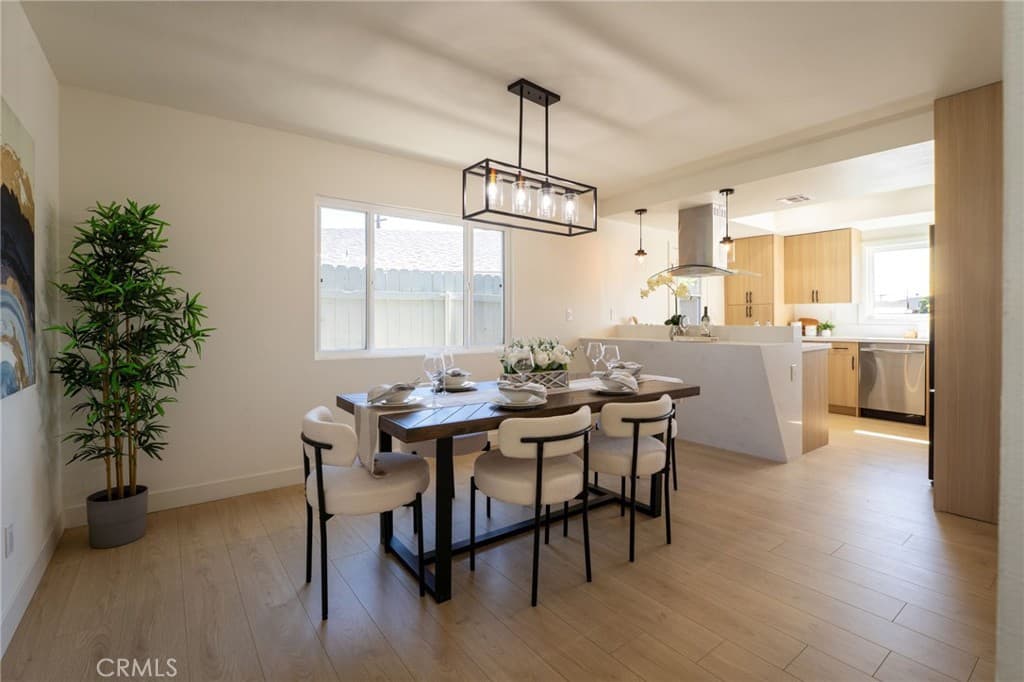 Home at 800 E Sandra Avenue, Arcadia — photo 5 of 12