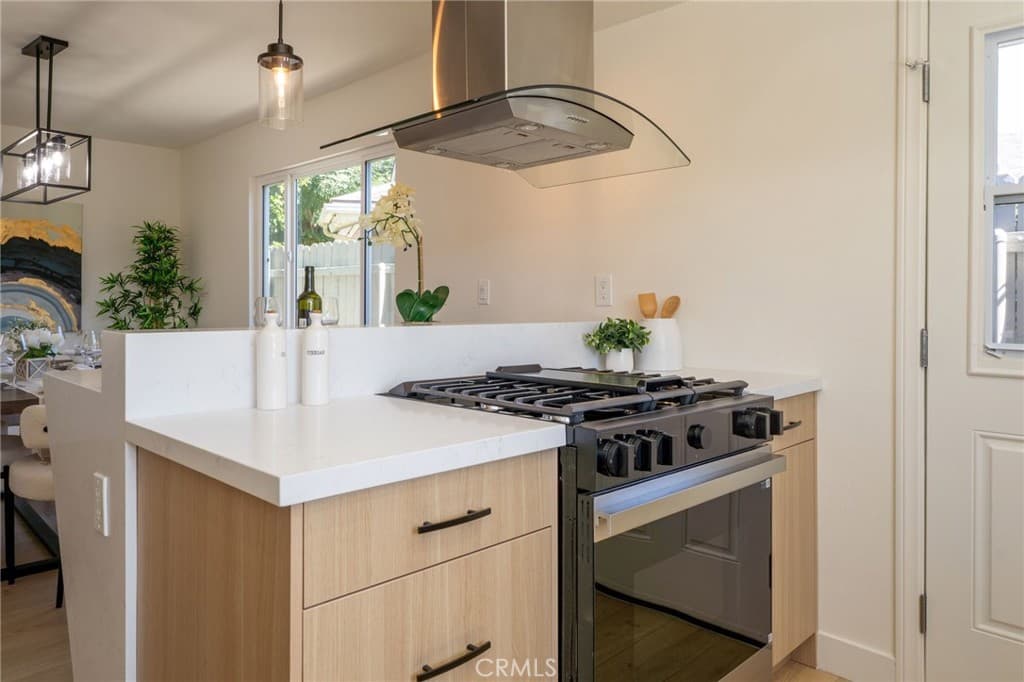 Home at 800 E Sandra Avenue, Arcadia — photo 8 of 12