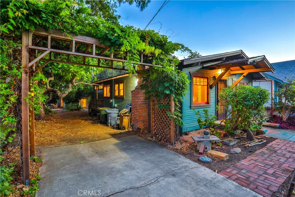 Home at 336 W 8th Street, Claremont — photo 1 of 3