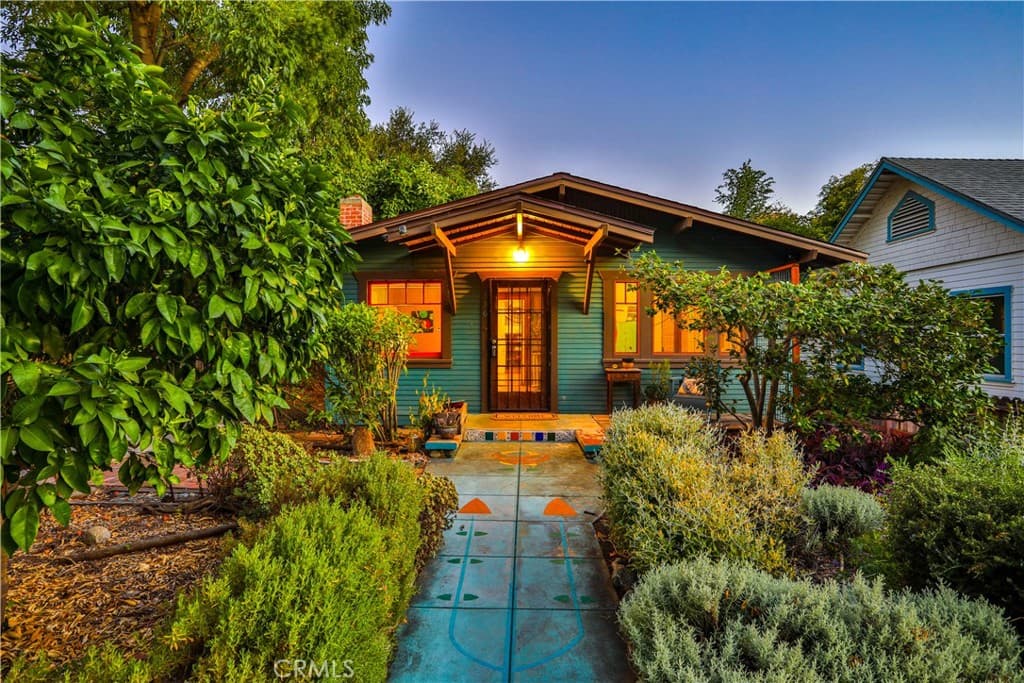 Home at 336 W 8th Street, Claremont — photo 2 of 3