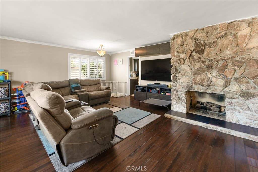 Home at 2324 Dana Ct, Claremont — photo 5 of 12