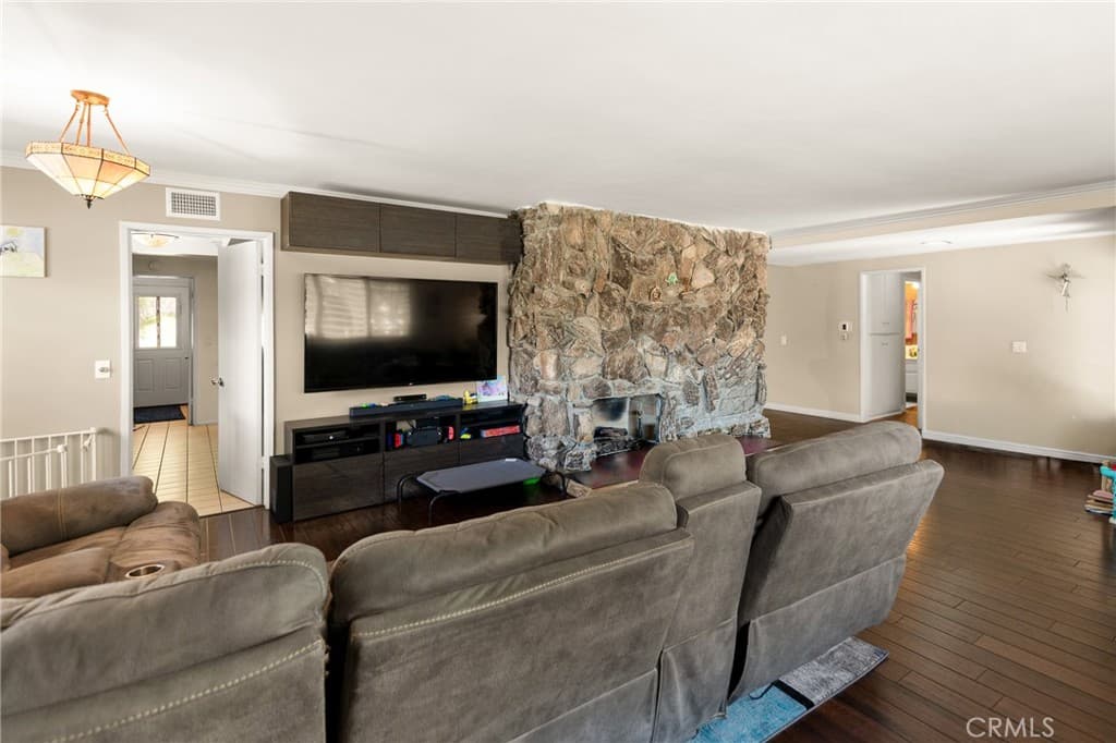Home at 2324 Dana Ct, Claremont — photo 6 of 12