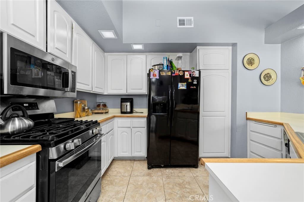 Condo at 740 E San Bernardino Road 2, Covina — photo 10 of 12