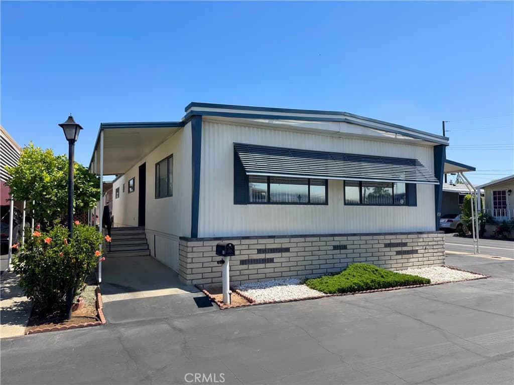 Home at 1630 W Covina Boulevard 101, San Dimas — photo 2 of 12
