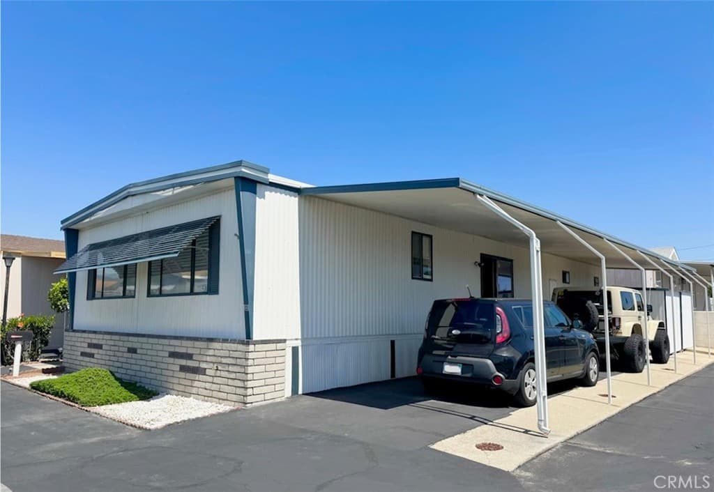 Home at 1630 W Covina Boulevard 101, San Dimas — photo 4 of 12