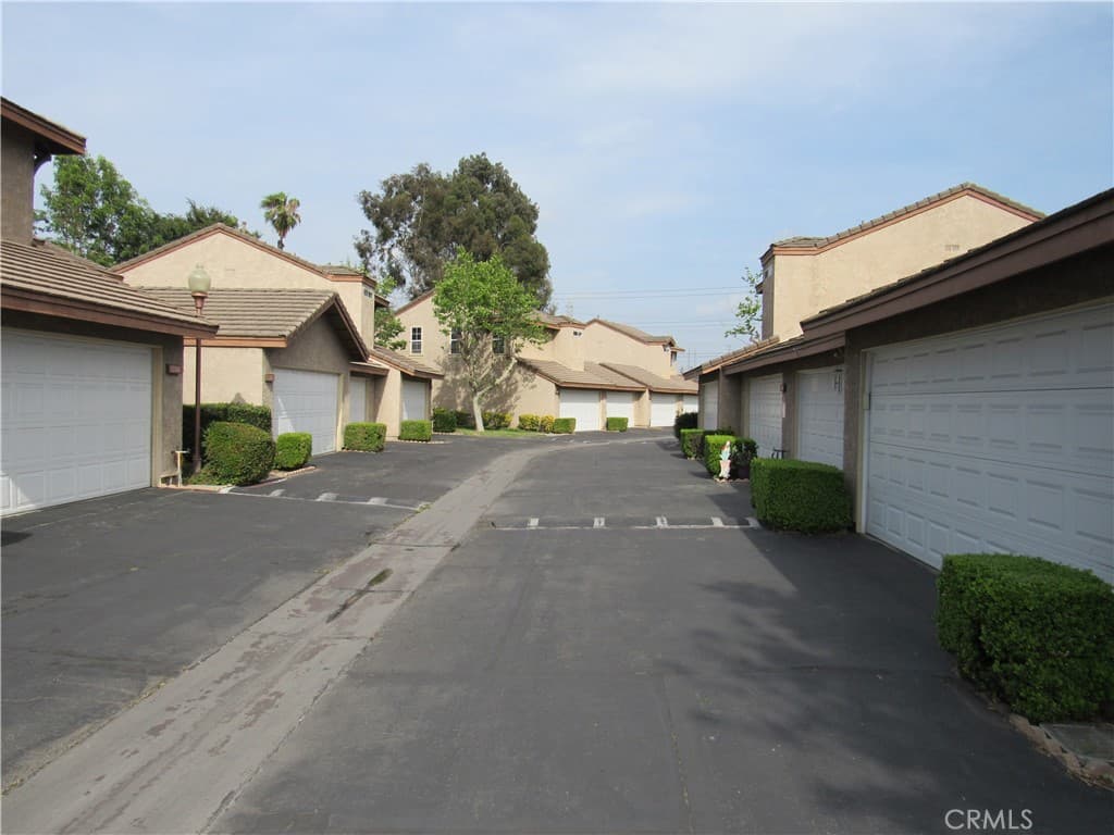 Condo at 12543 Pinehurst, El Monte — photo 4 of 12