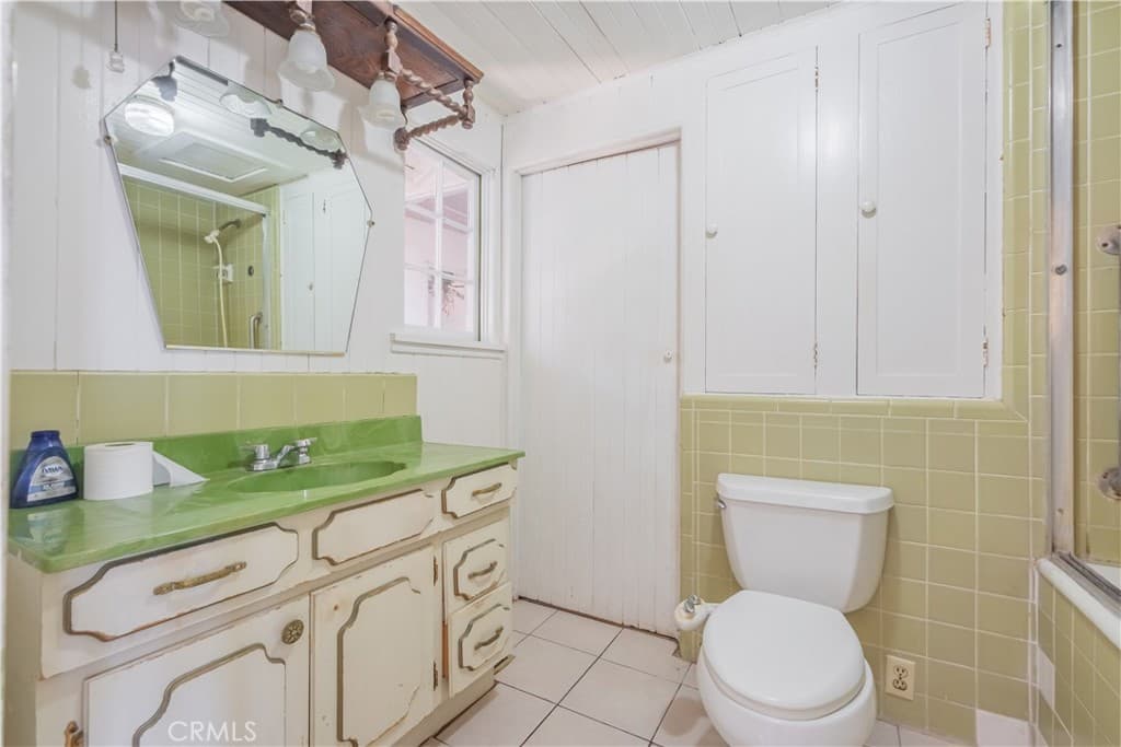 Home at 947 N Glendora Avenue, Glendora — photo 11 of 12