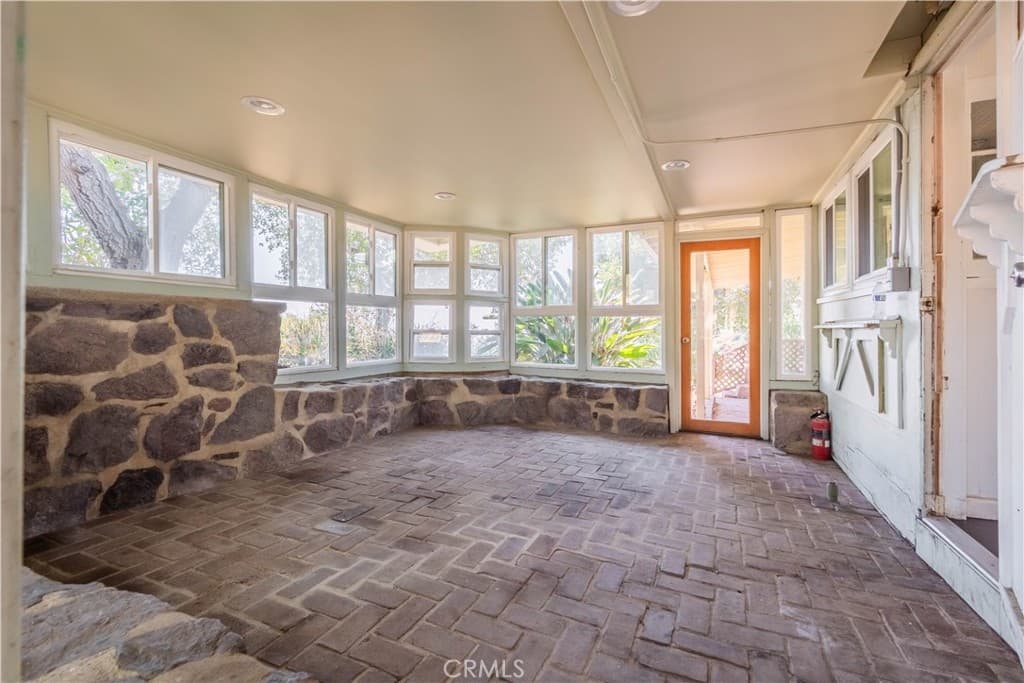 Home at 947 N Glendora Avenue, Glendora — photo 5 of 12