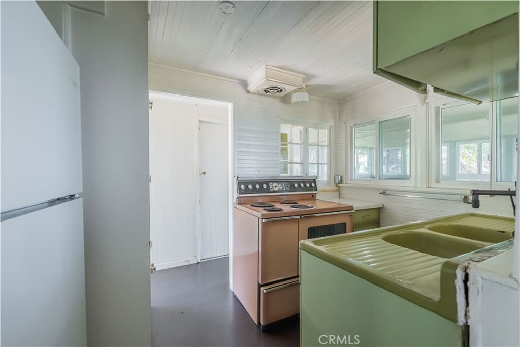 Home at 947 N Glendora Avenue, Glendora — photo 7 of 12