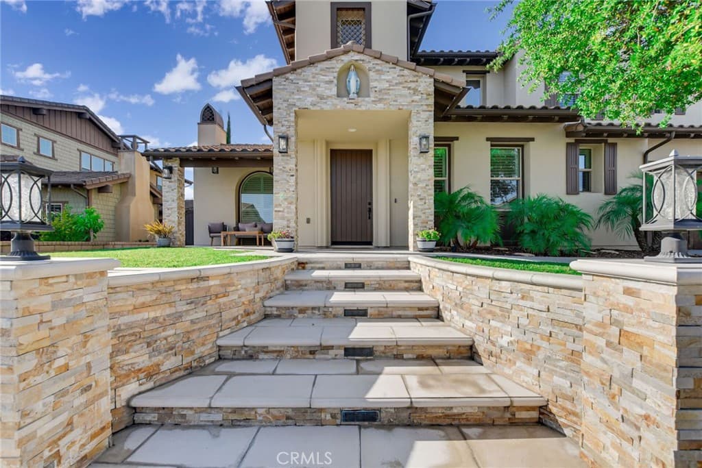 Home at 1127 Las Colinas Way, San Dimas — photo 6 of 12