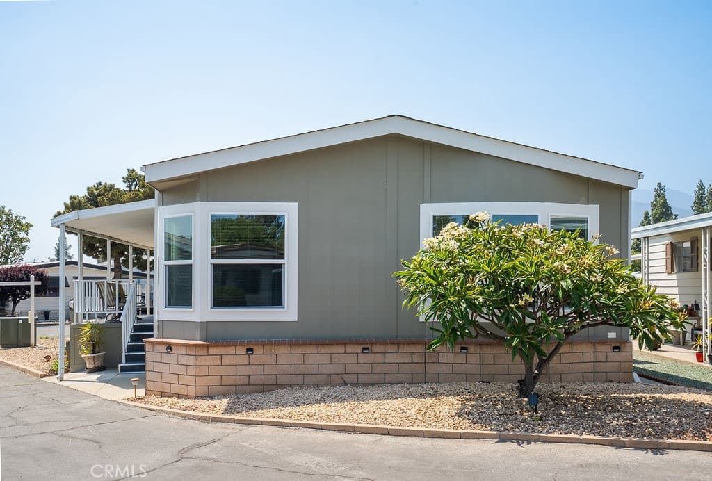 Home at 840 E Foothill 84, Azusa — photo 3 of 12