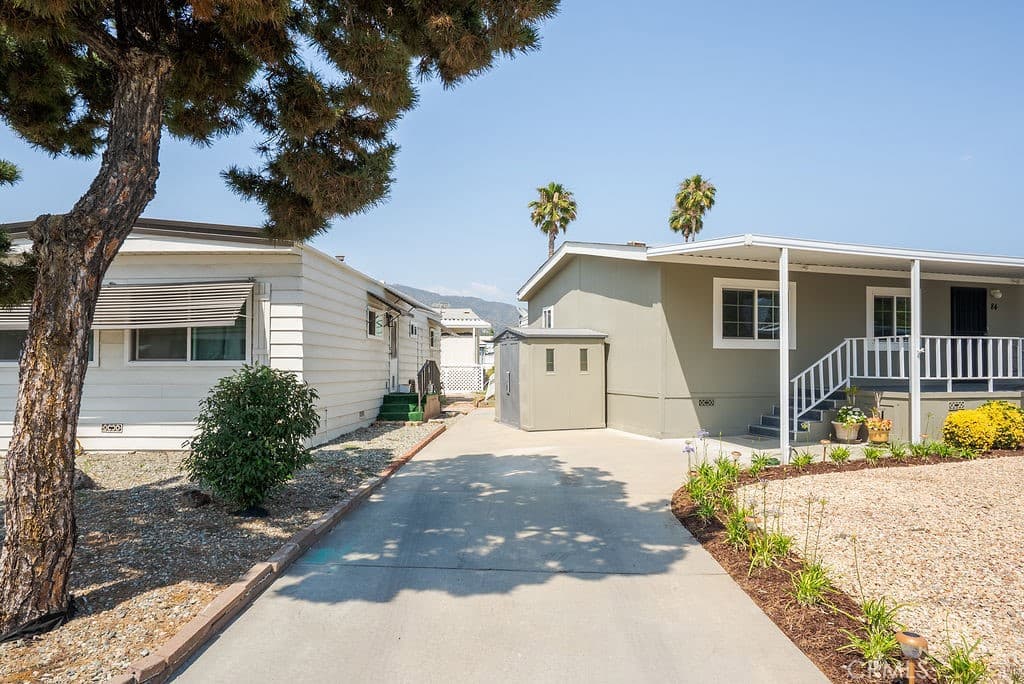 Home at 840 E Foothill 84, Azusa — photo 10 of 12
