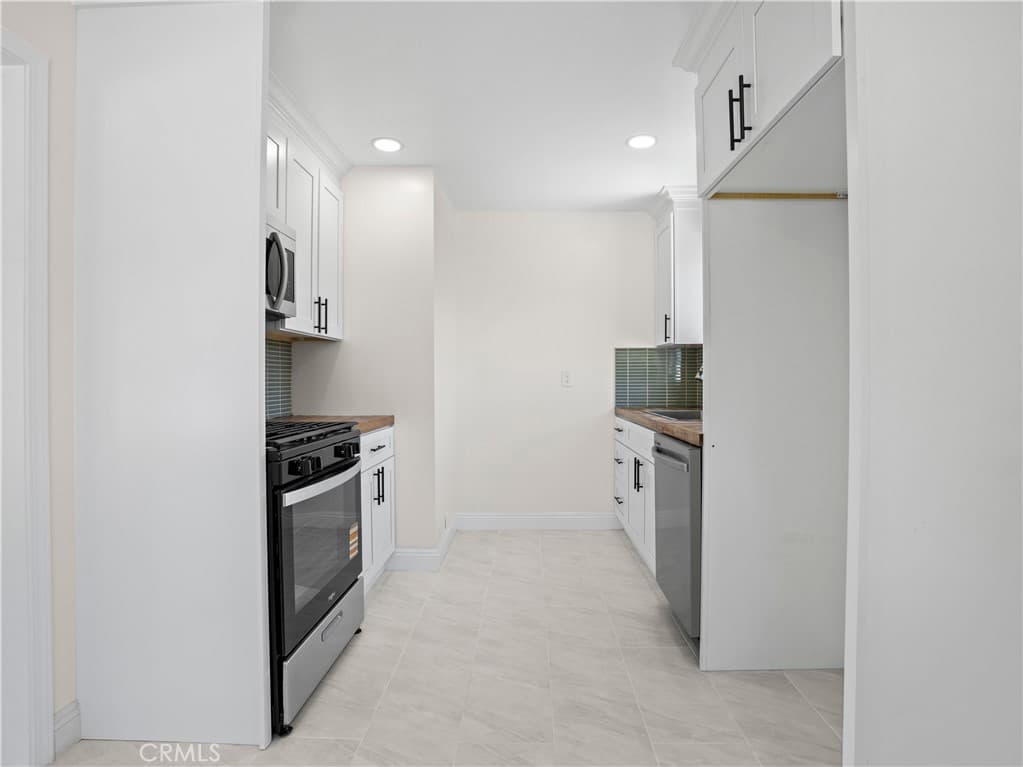 Home at 334 N Vernon, Azusa — photo 6 of 12