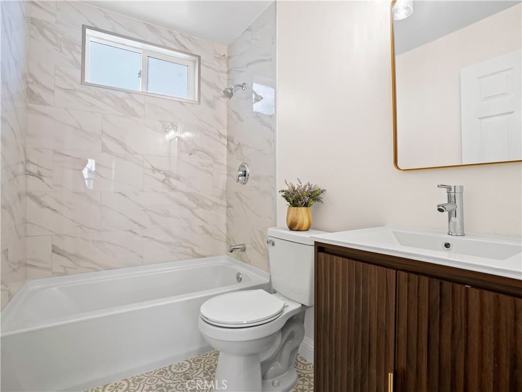 Home at 334 N Vernon, Azusa — photo 7 of 12