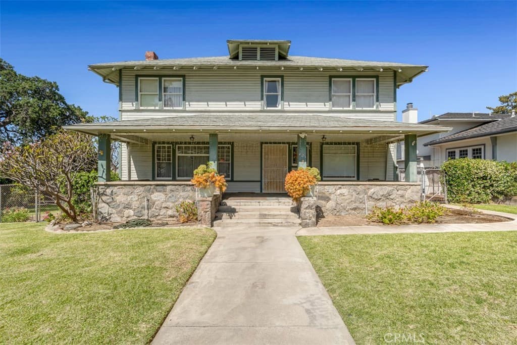 Home at 425 N Canyon, Monrovia — photo 2 of 12