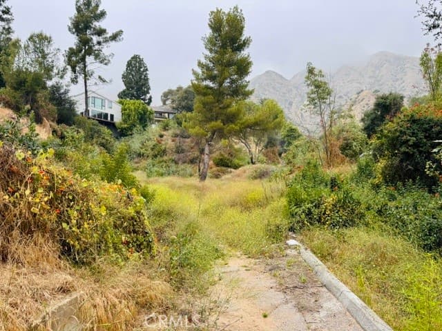 Home at 333 Wistaria Way, Sierra Madre — photo 3 of 4