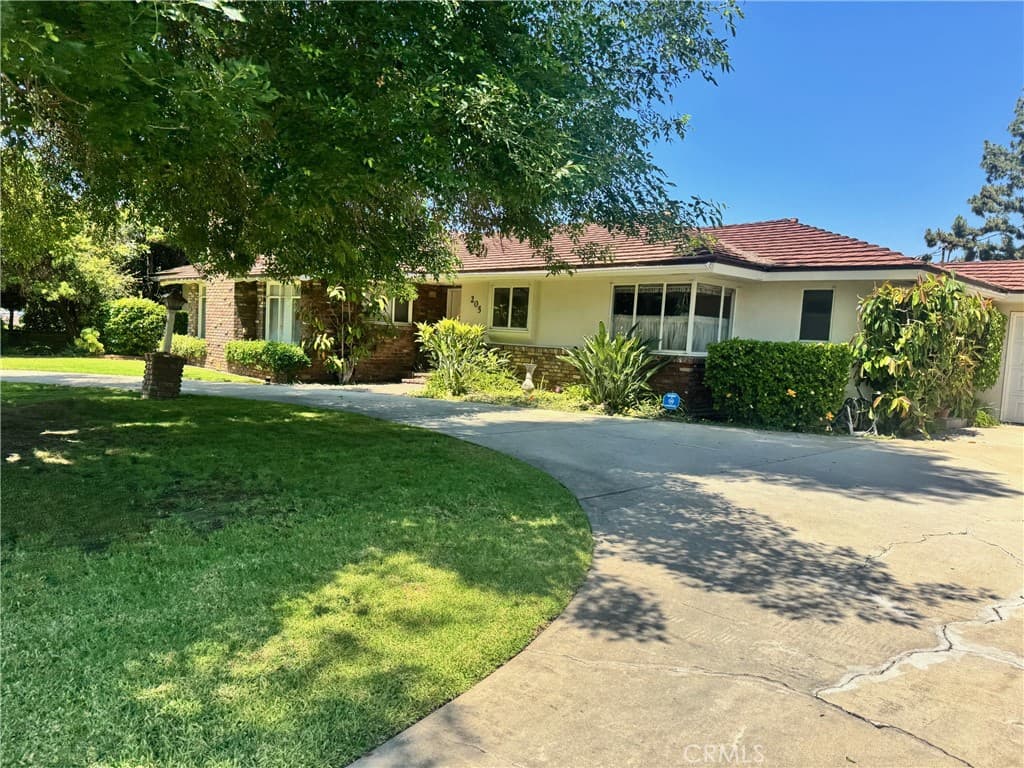 Home at 205 W Longden, Arcadia — photo 3 of 12