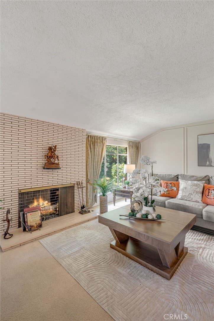 Home at 205 W Longden, Arcadia — photo 10 of 12