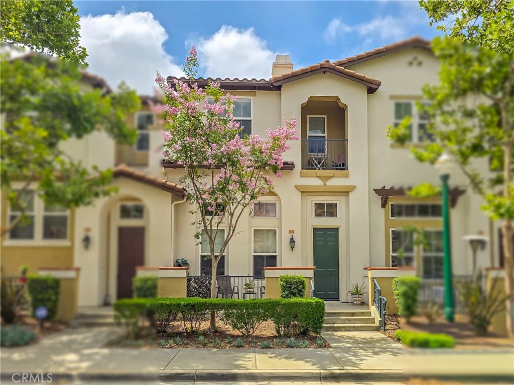 Townhouse at 616 Mckenna, Claremont — photo 1 of 12