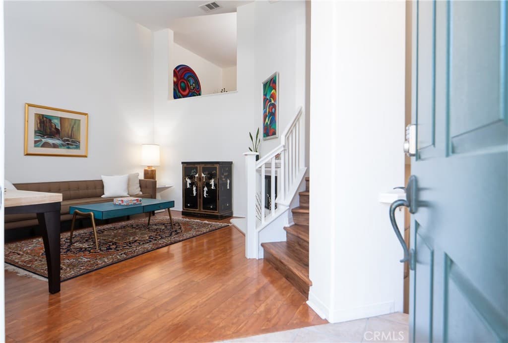 Townhouse at 616 Mckenna, Claremont — photo 3 of 12