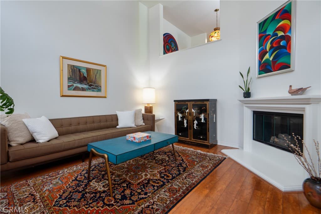 Townhouse at 616 Mckenna, Claremont — photo 4 of 12