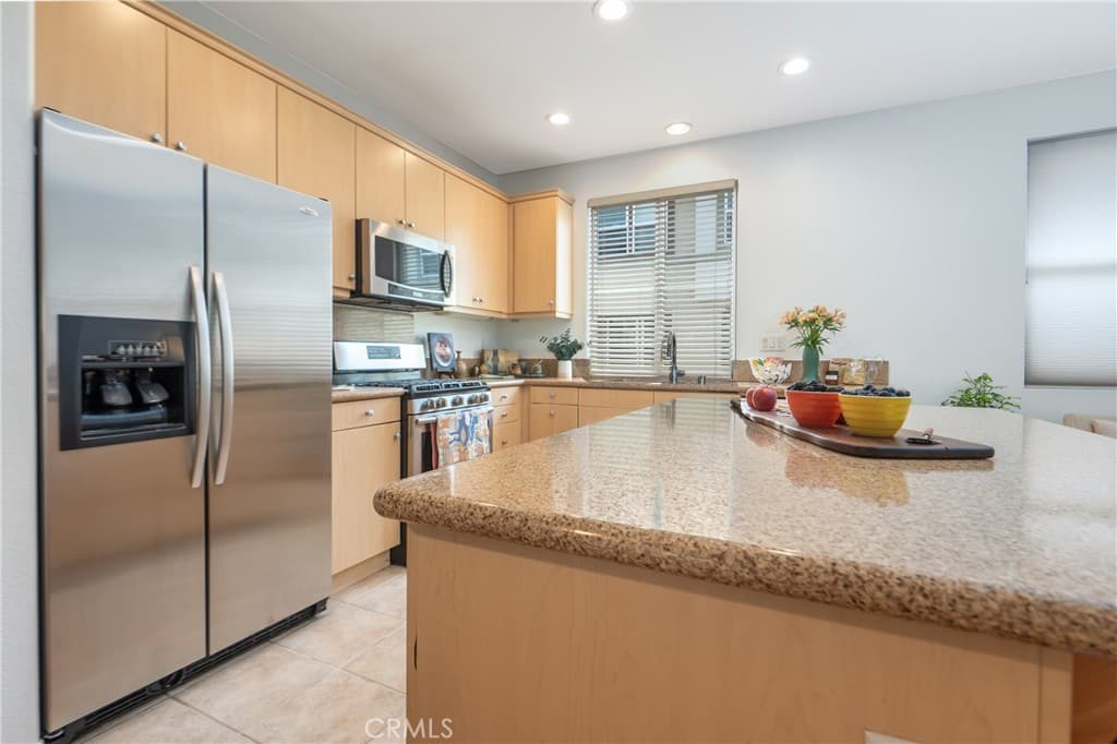 Townhouse at 616 Mckenna, Claremont — photo 6 of 12