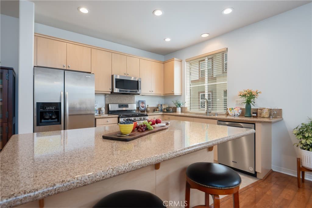 Townhouse at 616 Mckenna, Claremont — photo 9 of 12