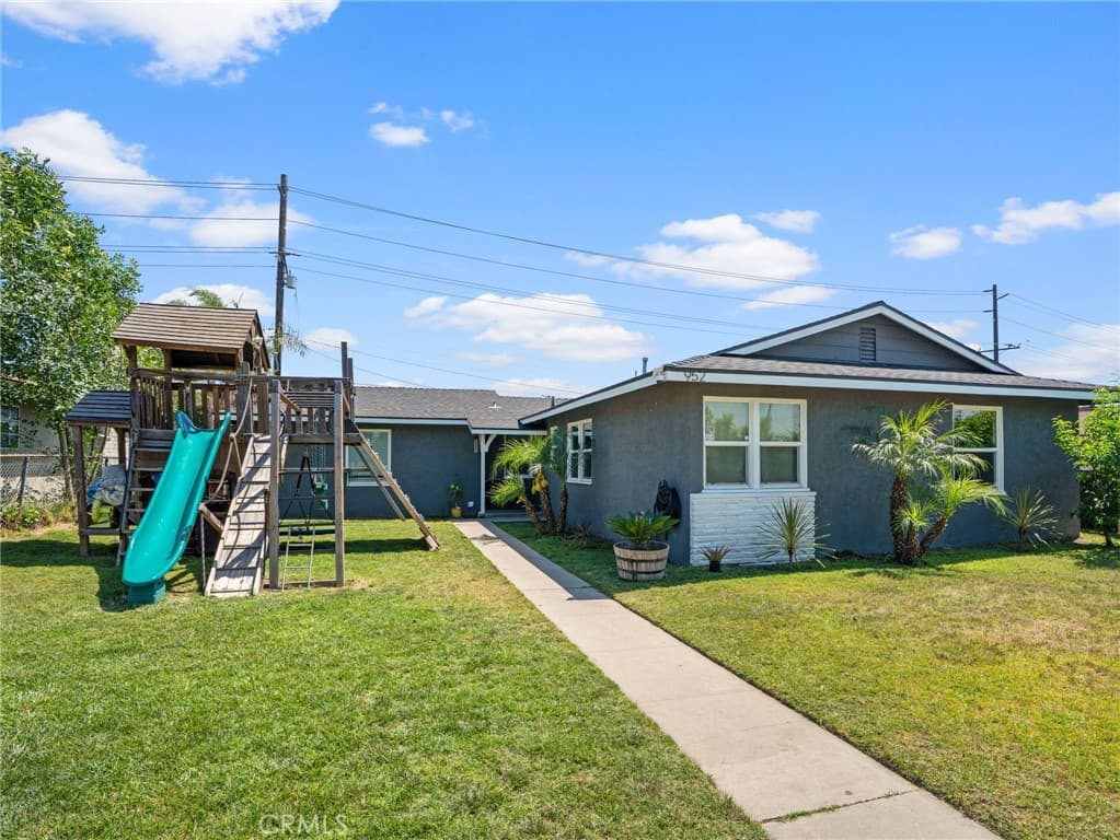 Home at 952 E La Verne, Pomona — photo 1 of 12