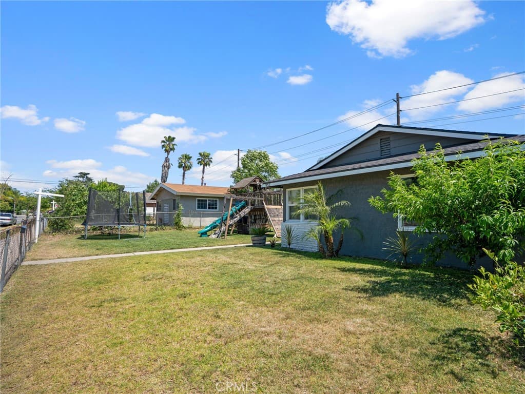 Home at 952 E La Verne, Pomona — photo 4 of 12