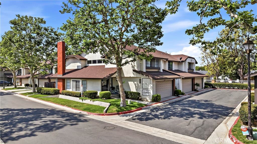 Townhouse at 551 W Puente 1, Covina — photo 2 of 12