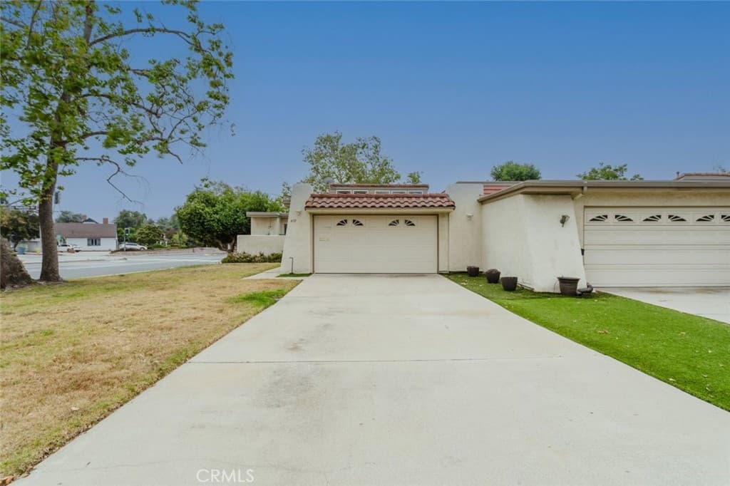 Home at 410 Champlain Drive, Claremont — photo 4 of 12