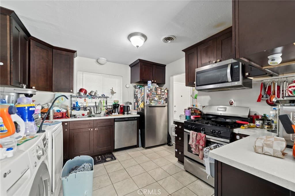 Condo at 698 E 5th Street, Azusa — photo 12 of 12