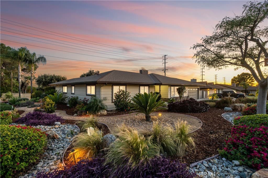 Home at 102 W Monterrey Drive, Claremont — photo 5 of 12