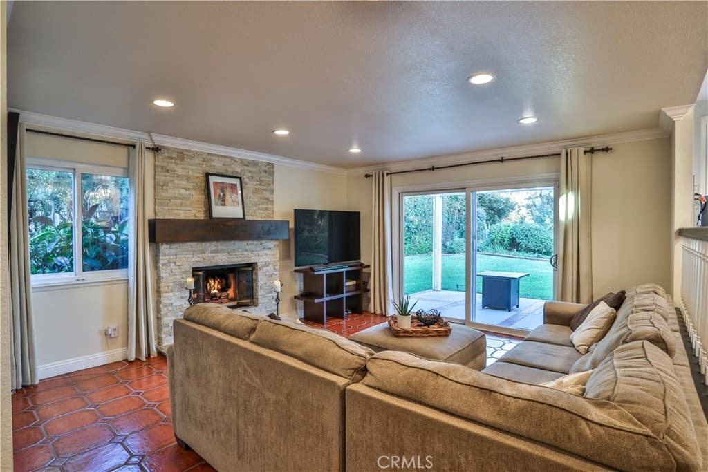 Home at 1838 Via Arroyo, La Verne — photo 11 of 12