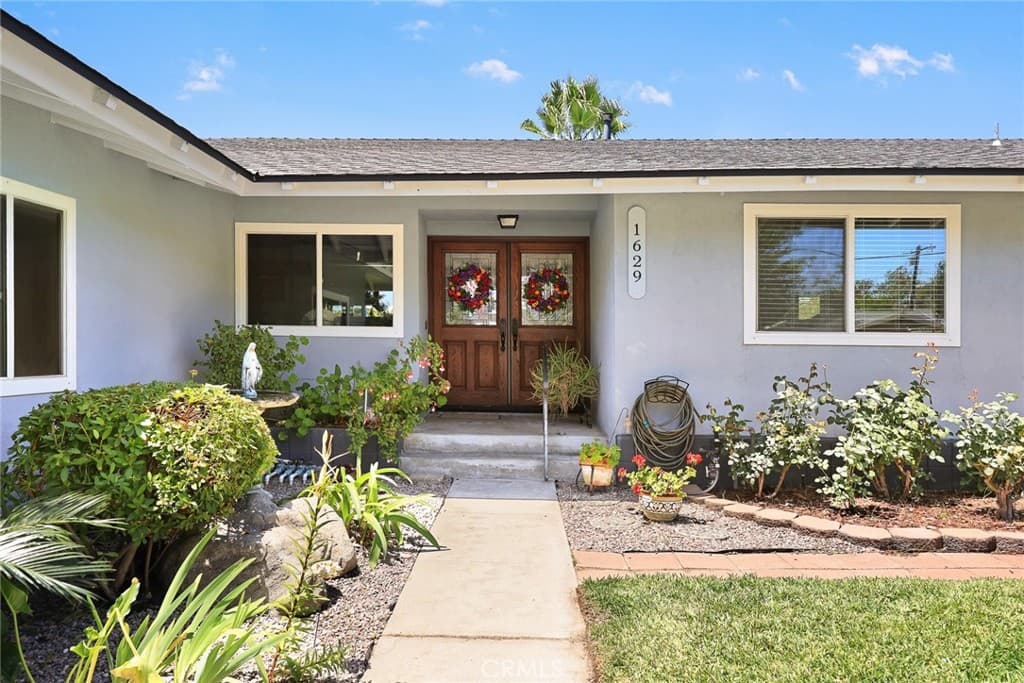 Home at 1629 Sumner Avenue, Claremont — photo 3 of 12