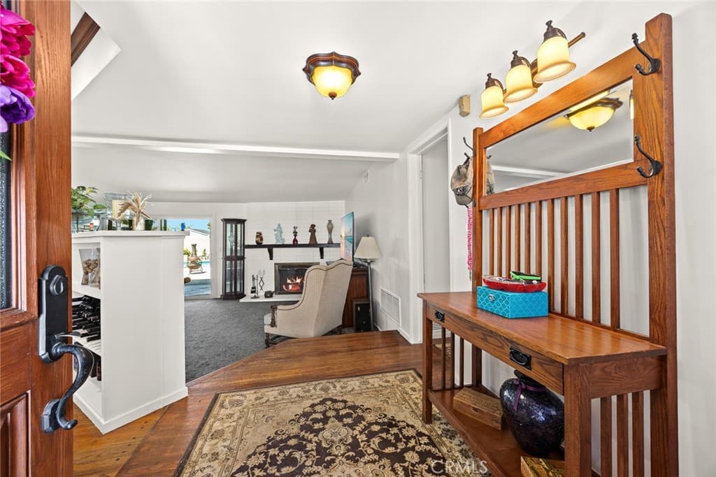 Home at 1629 Sumner Avenue, Claremont — photo 5 of 12