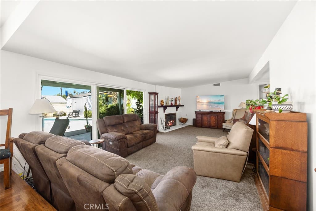 Home at 1629 Sumner Avenue, Claremont — photo 7 of 12