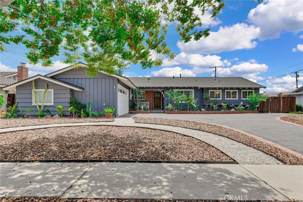 Home at 1302 E Bennett, Glendora — photo 5 of 12