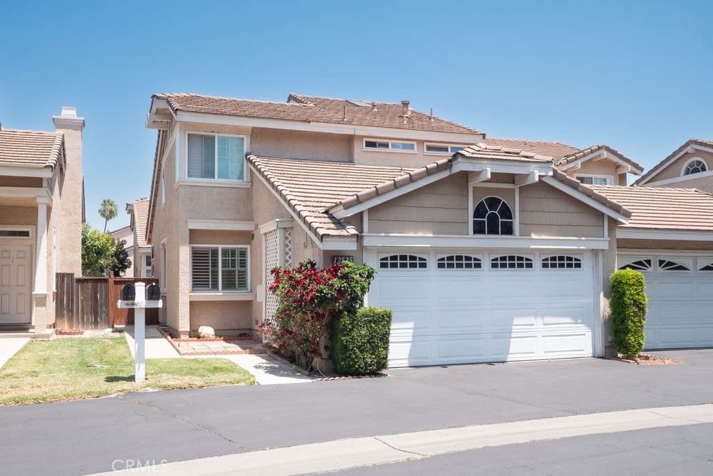 Townhouse at 12535 Countryside, El Monte — photo 3 of 12