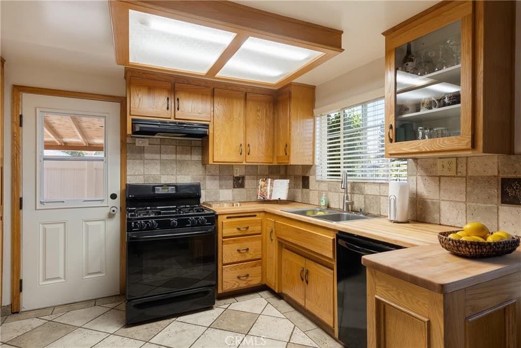 Home at 416 S Lowell Street, Covina — photo 4 of 12